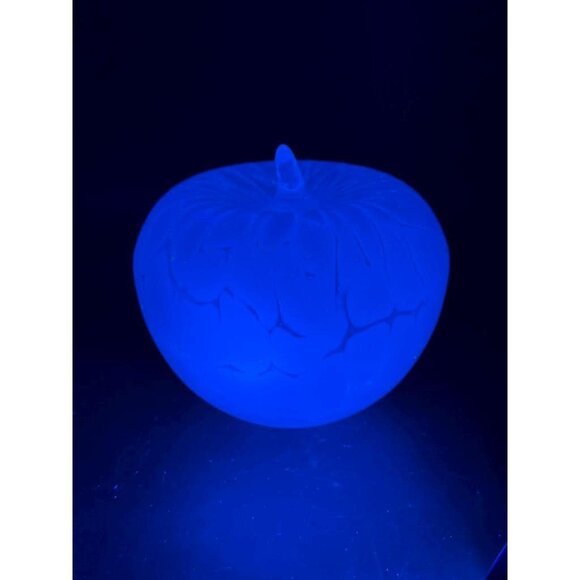 Handblown Glass Apple Paperweight – Soft Pink with Crackle Pattern – 365nm UV - Picture 2 of 8